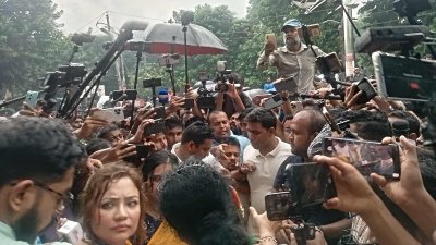 টিএসসিতে উত্তেজনা