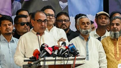 চট্টগ্রামে বিএনপির ভাইস চেয়ারম্যান আবদুল্লাহ আল নোমানের স্মরণ সভায় বক্তব্য দেন দলের স্থায়ী কমিটির সদস্য মির্জা আব্বাস