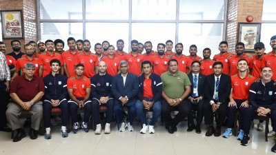 কাঠমান্ডুর বিমানবন্দরে বাংলাদেশ দল।