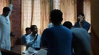 শহীদ তাজউদ্দীন আহমদ হল প্রাধ্যক্ষের কক্ষে মিটিং