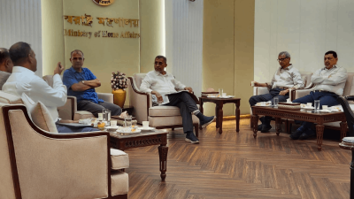স্বরাষ্ট্র উপদেষ্টার সঙ্গে লুৎফুজ্জামান বাবরের সাক্ষাৎ