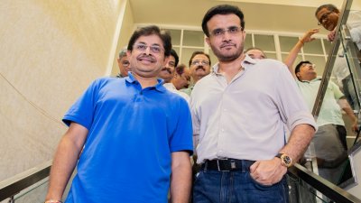 বড় ভাইয়ের স্থলাভিষিক্ত হতে চলেছেন সৌরভ।