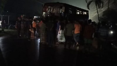 ঘাতক বাসটিকে জব্দ করেছে পুলিশ