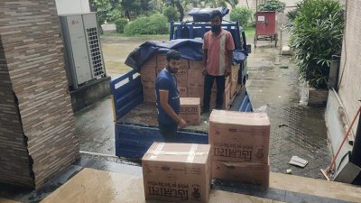 ইসিতে নির্বাচনের সরঞ্জাম সরবরাহ শুরু