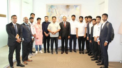 জাপানে নিযুক্ত বাংলাদেশের রাষ্ট্রদূতের সঙ্গে সফররত এনসিপি নেতারা