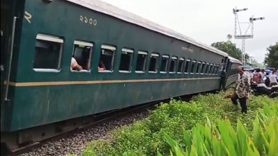 পদ্মরাগ এক্সপ্রেসের লাইনচ্যুত বগি