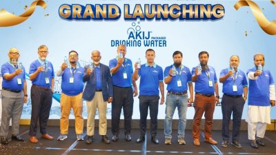 হোটেল রেনেসাঁর বলরুমে ব্র্যান্ডটির আনুষ্ঠানিক মোড়ক উন্মোচন করা হয়