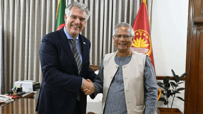 রাষ্ট্রদূত বোরিস ভ্যান বোমেল ও প্রধান উপদেষ্টা