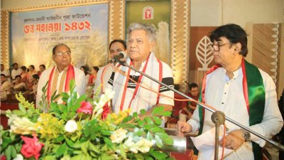 অনুষ্ঠানে বক্তব্য রাখছেন নৌ-পরিবহন উপদেষ্টা ব্রিগেডিয়ার জেনারেল (অব.) এম সাখাওয়াত হোসেন