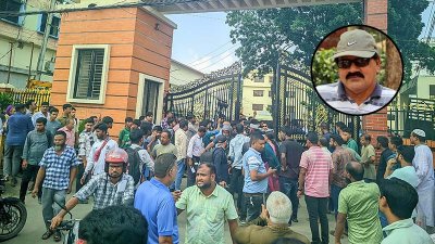 রংপুর সিটি করপোরেশনের সামনে সাংবাদিকদের ভিড়, ইনসেটে সাংবাদিক লিয়াকত আলী বাদল