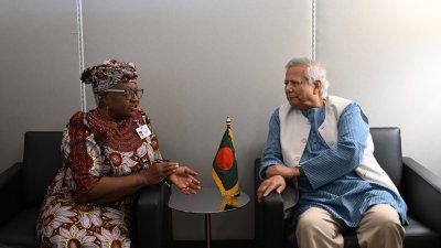 প্রধান উপদেষ্টা প্রফেসর মুহাম্মদ ইউনূস ও ডব্লিউটিও মহাপরিচালক ড. এনগোজি ওকোনজো-ইওয়েলার বৈঠক