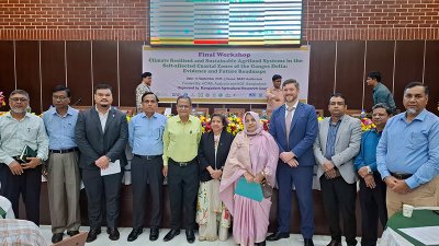 বাংলাদেশে নিযুক্ত অস্ট্রেলিয়ার ডেপুটি হাইকমিশনার ক্লিনটন পোবকে এ সপ্তাহে ঢাকায় অনুষ্ঠিত জলবায়ু-সহনশীল ও টেকসই কৃষি-খাদ্য ব্যবস্থার উন্নয়নের ওপর এক কর্মশালায় অংশ নেন