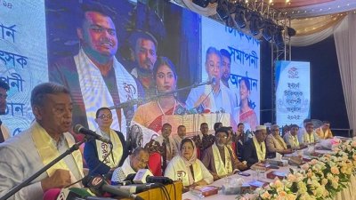 বক্তব্য দেন আমির খসরু মাহমুদ চৌধুরী