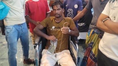 গাজীপুরের টঙ্গীতে বহুতল ভবনের সীমানাপ্রাচীর ধসে এক নির্মাণশ্রমিকের মৃত্যু ও চার জন আহত