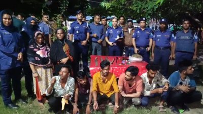 নারায়ণগঞ্জ শহরের জিমখানা এলাকায় মাদকবিরোধী অভিযান চালিয়ে ২৪ জনকে আটক করেছে যৌথ বাহিনী