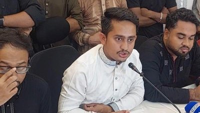 মৌলভীবাজার শহরের একটি রেস্তোরাঁয় সভায় বক্তব্য দেন সারজিস আলম