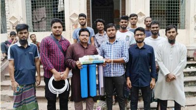 ছাত্রাবাসে অবস্থানরত শিক্ষার্থীদের সঙ্গে নিয়ে এই ফিল্টার স্থাপন করা হয়