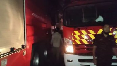 প্রায় দেড় ঘণ্টা পর আগুন নিয়ন্ত্রণে আসে