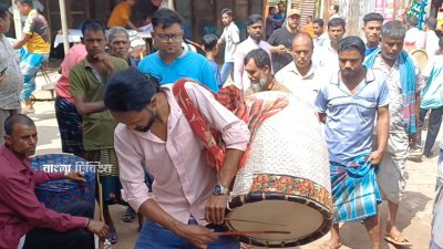 কিশোরগঞ্জের কটিয়াদীতে প্রতি বছরের মতো এবারও বসেছে ‘ঢাকের হাট’