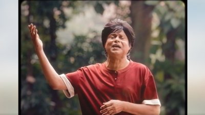 জাফর ইকবালের গেটআপে কবির বকুল