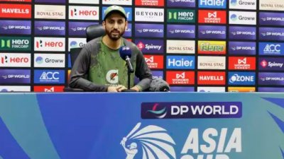 সংবাদ সম্মেলনে সালমান আলী।