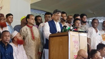 অনুষ্ঠানে বক্তব্য রাখছেন বিএনপির স্থায়ী কমিটির সদস্য সালাহ উদ্দিন আহমেদ