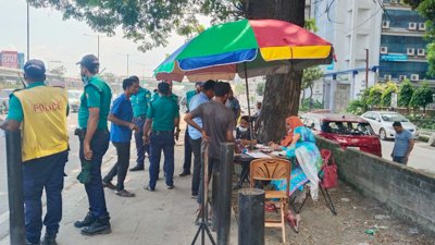 অভিযানে ১ হাজার ৭৪ কেজি নিষিদ্ধ পলিথিন জব্দ করা হয়