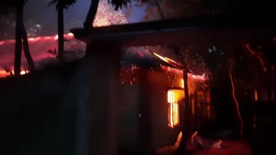 অভিযুক্ত নাসিমা বেগমের বাড়িতে আগুন দেয় বিক্ষুব্ধ জনতা