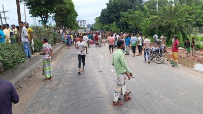 দেড় ঘণ্টা ঢাকা-আরিচা মহাসড়ক অবরোধ করেন স্থানীয়রা