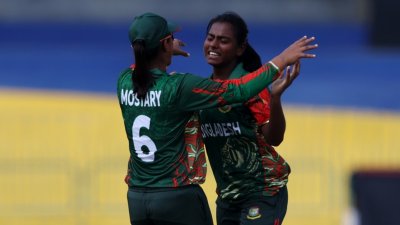 নারী বিশ্বকাপে আজ দক্ষিণ আফ্রিকার মুখোমুখি বাংলাদেশ।