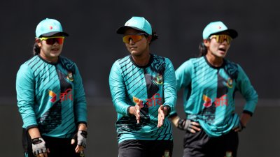 অনুশীলনে নিগার সুলতানার দল।