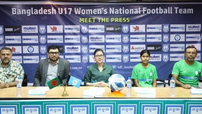 সংবাদ সম্মেলনে কোচ,খেলোয়াড় ও কর্মকর্তারা (ছবি: বাফুফে)