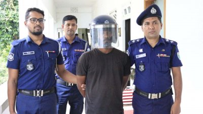 গ্রেফতার আসামি গোলাপ সতনামী