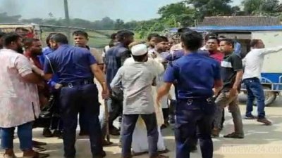 সকালে উপজেলা পরিষদের সামনে পুলিশ চেকপোস্টে বালুভর্তি ট্রাক ছেড়ে না দেওয়ায় পুলিশের ওপর শ্রমিকনেতা মাহফুজ আহমদের নেতৃত্বে হামলা