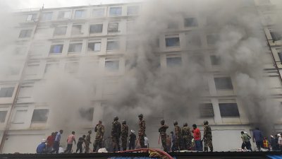 পলমল গ্রুপের তৈরি পোশাক কারখানা আয়েশা ক্লথিং-এ অগ্নিকাণ্ড ঘটে