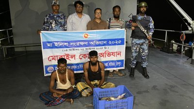 কারাদণ্ড পাওয়া দুই জেলে
