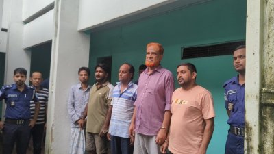 গ্রেফতার পাঁচ জন