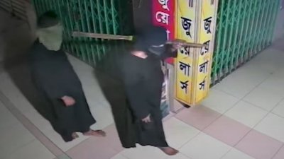 সিসিটিভি ক্যামেরায় চুরির দৃশ্য