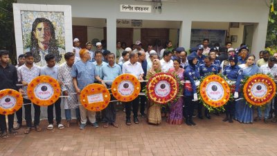 শিল্পীর মৃত্যুবার্ষিকীতে শ্রদ্ধা জ্ঞাপন করেছেন নানা শ্রেণি-পেশার মানুষ