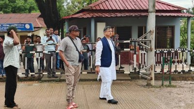 তথ্যচিত্রের শ্যুটিংয়ে সিলেটে এসেছেন বিএনপি নেতা সালাহউদ্দিন আহমেদ