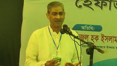 বিশেষ অতিথির বক্তব্যে শহীদ উদ্দিন চৌধুরী এ্যানি
