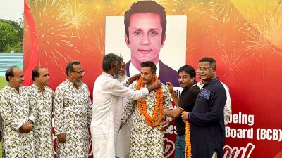 জাতীয় ক্রিকেট দলের সাবেক অধিনায়ক খালেদ মাসুদ পাইলটকে সংবর্ধনা দিয়েছে ‘ফরমার ক্রিকেটার্স অব রাজশাহী’