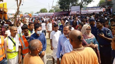 ভক্তদের পদচারণায় মুখরিত হয়ে উঠেছে খেতুরীধাম ও আশপাশের এলাকা