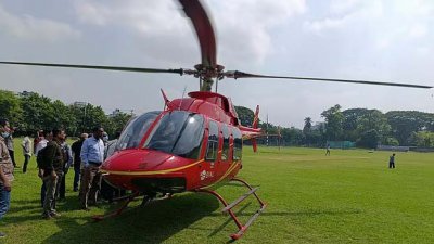 সড়ক দুর্ঘটনায় আহত রাবি অধ্যাপককে হেলিকপ্টারে পাঠানো হলো ঢাকায়
