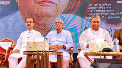 শনিবার বিকালে গাজীপুরে বিএনপির স্থায়ী কমিটির সদস্য ও সাবেক মন্ত্রী আ স ম হান্নান শাহর মৃত্যুবার্ষিকীর স্মরণসভা অনুষ্ঠানে বক্তব্য রাখেন দলের মহাসচিব মির্জা ফখরুল ইসলাম আলমগীর