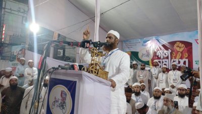 নারায়ণগঞ্জ শহরের ডিআইটি চত্বরে এক গণসমাবেশে প্রধান অতিথির বক্তব্য দেন মামুনুল হক
