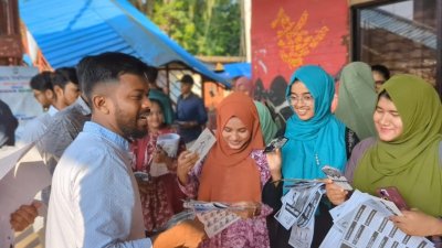 ছাত্রদল প্যানেলের ভিপি প্রার্থীর শেষ মুহূর্তের প্রচারণা