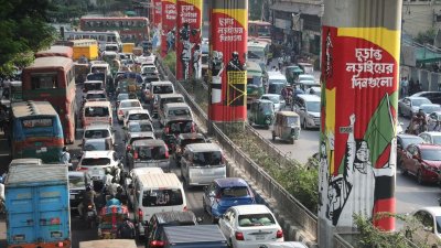 শাহবাগে তীব্র যানজট (ছবি: নাসিরুল ইসলাম)