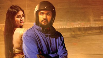 সিনেমার দৃশ্যে মন্দিরা ও শুভ