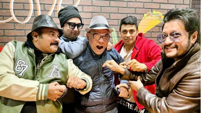 বামদিক থেকে আলেকজান্ডার, আমিন খান, আহমেদ শরীফ, জায়েদ খান ও ইমন